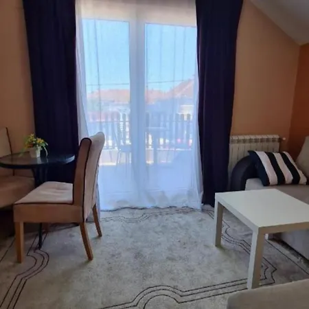 Apartment Lux With Pool Dex Zemun Polje