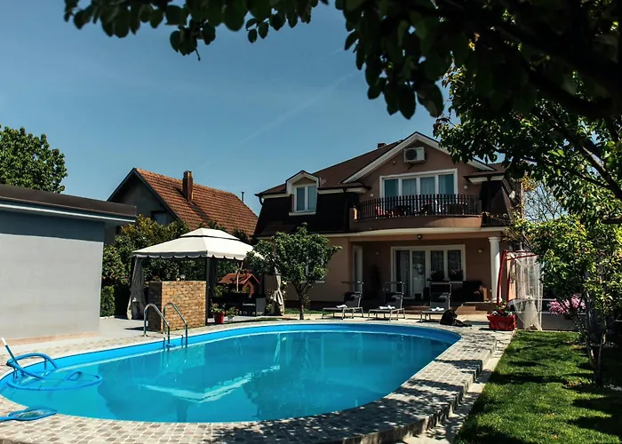 Lux With Pool Dex Apartamento Zemun Polje