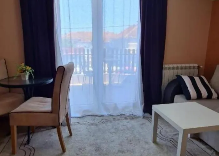 Apartamento Lux With Pool Dex Zemun Polje